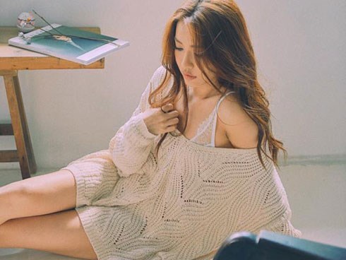 Có ai ngờ trước khi 'quật ngã' vạn ánh mắt như bây giờ, Bích Phương từng bị gọi là con sida vì đôi chân toàn vẩy như da rắn