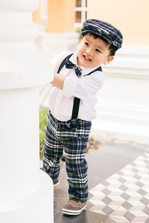 Ngọc Lan diện áo dài trắng tinh khôi, e ấp bên ông xã Thanh Bình và con trai-14