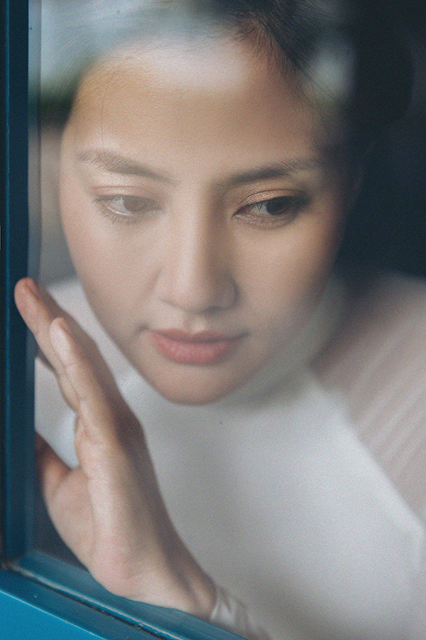 Ngọc Lan diện áo dài trắng tinh khôi, e ấp bên ông xã Thanh Bình và con trai-6