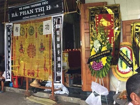 Sau khi uống nước lá, vợ chết, chồng nguy kịch nghi ngộ độc