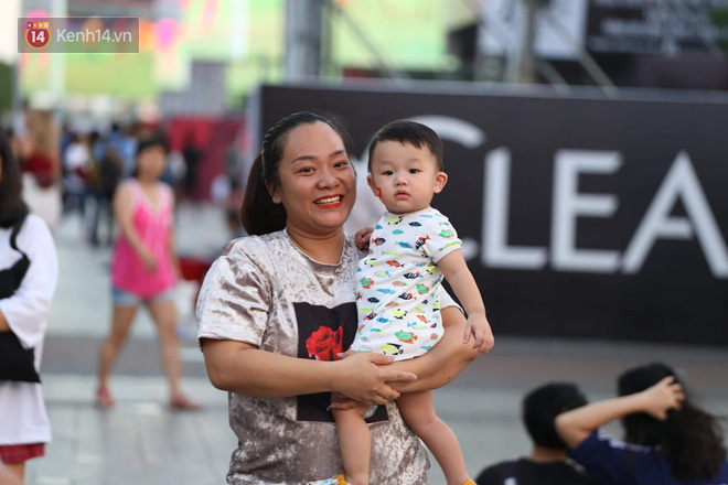 Cổ động viên tiếc nuối vì các cầu thủ Việt Nam bỏ lỡ cơ hội ghi bàn vào lưới Myanmar-18