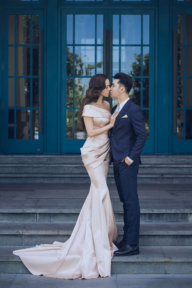 Ưng Hoàng Phúc bán nude, khoe body 6 múi trong bộ ảnh cưới trước ngày trọng đại với bà xã Kim Cương-5