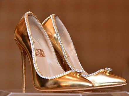 Chiêm ngưỡng đôi giày cao gót giá 100 tỷ đồng chỉ dành cho giới siêu giàu