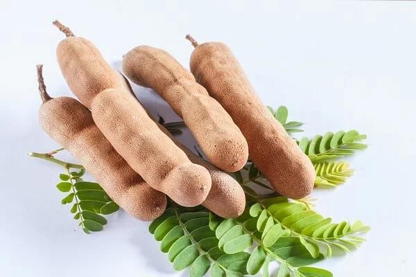 Trắng đến mức nhìn như bạch tạng, đây là mốt mới của gái Thái ngày nay?-7