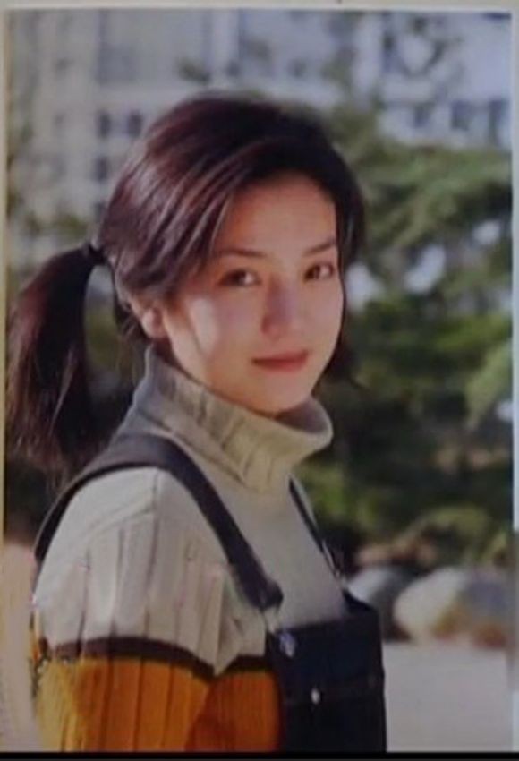 Cách đây 20 năm, vì người đàn ông này mà Triệu Vy quyết định cự tuyệt tình cảm của Huỳnh Hiểu Minh-1