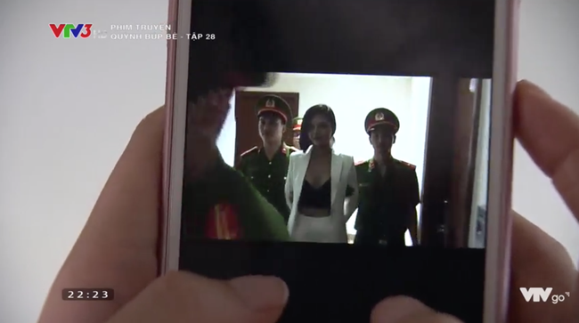 Đúng là giang sơn dễ đổi, bàn tính khó dời”: My Sói bị công an còng tay áp giải vẫn nhếch mép cười khinh khỉnh-5