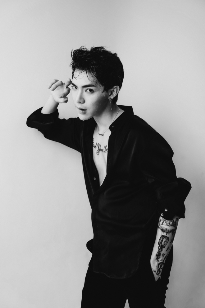 Erik chính thức lột xác, cởi áo khoe hình xăm lớn trong bộ ảnh mới-10