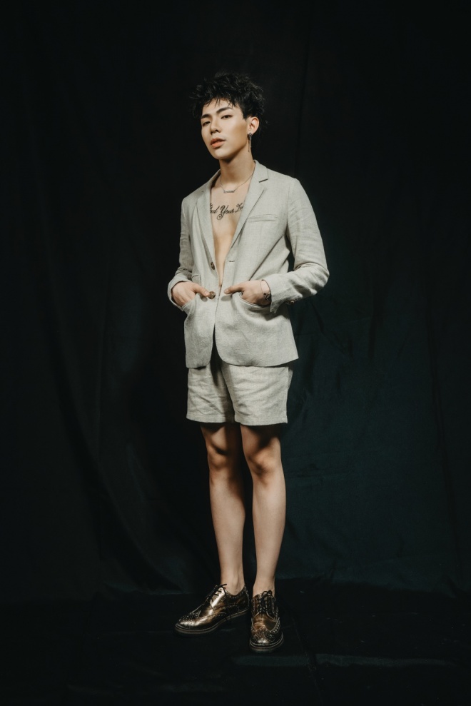 Erik chính thức lột xác, cởi áo khoe hình xăm lớn trong bộ ảnh mới-17