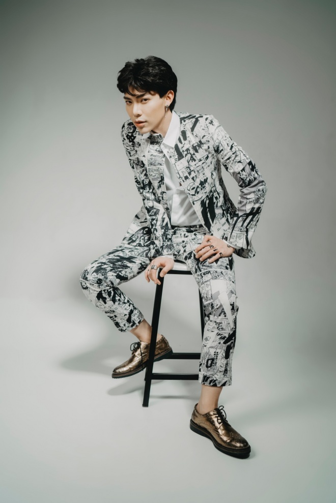 Erik chính thức lột xác, cởi áo khoe hình xăm lớn trong bộ ảnh mới-19