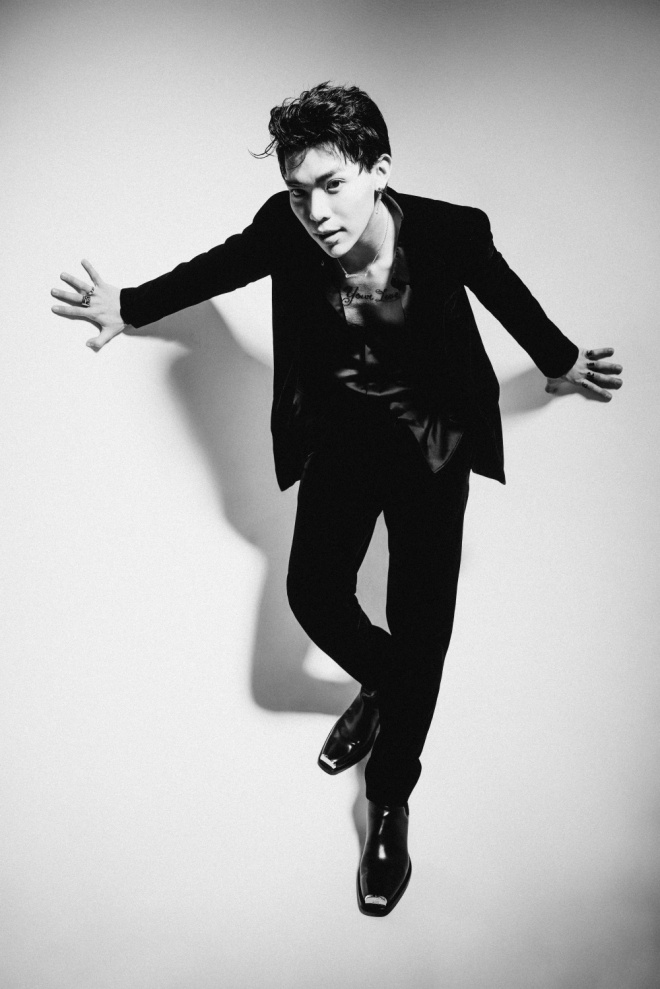 Erik chính thức lột xác, cởi áo khoe hình xăm lớn trong bộ ảnh mới-6