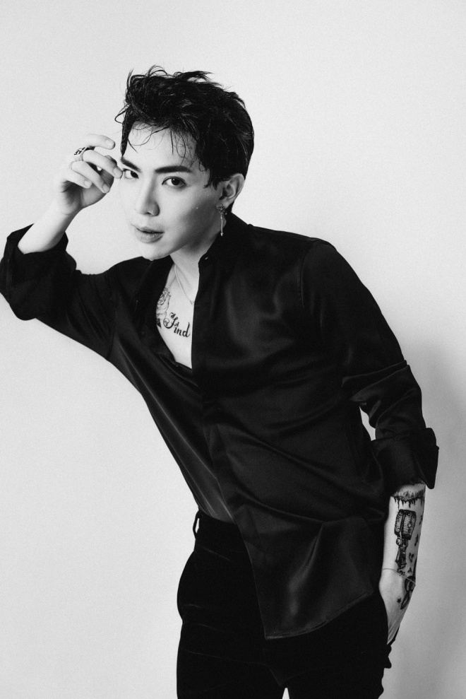 Erik chính thức lột xác, cởi áo khoe hình xăm lớn trong bộ ảnh mới-9