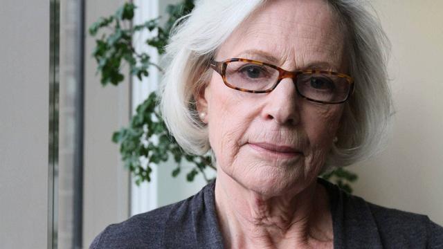 Bị cựu Tổng thống Mỹ kéo xuống hồ bơi sờ soạng, nữ thực tập sinh vẫn quyết không hối hận-4