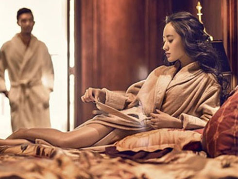 Tỉnh dậy sau đêm ái ân với thiếu gia giàu có, tôi chết lặng khi thấy thứ cuối giường-3