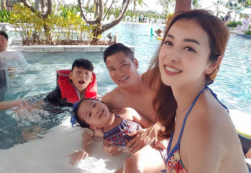 Lâu không gặp, giật mình vì con gái Jennifer Phạm đã trở thành mỹ nhân giống mẹ-14