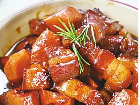 Xin bí quyết của bà ngoại món thịt heo kho với tương cà, cả nhà chồng khen lấy khen để