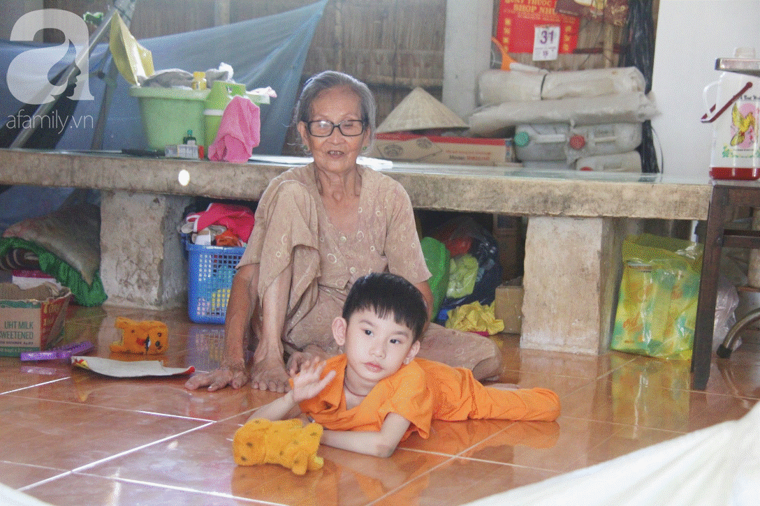 Bố bỏ từ khi chưa sinh ra, bé gái 5 tuổi bại não sống cùng người mẹ tật nguyền cầu xin một lần được chữa bệnh-17