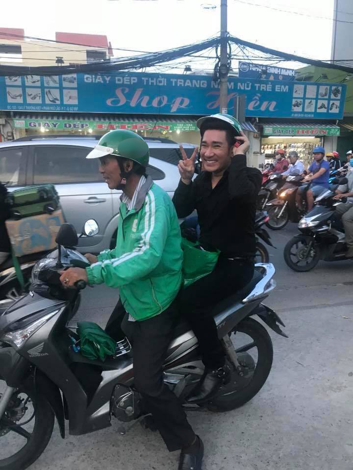 Vì sao ca sỹ sưu tầm sổ đỏ có 13 căn nhà, 2 xe sang, biệt thự 20 tỷ vẫn đi xe ôm?-7