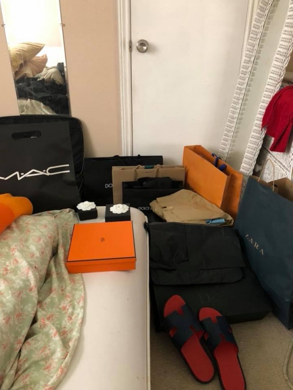 Vì sao ca sỹ sưu tầm sổ đỏ có 13 căn nhà, 2 xe sang, biệt thự 20 tỷ vẫn đi xe ôm?-6