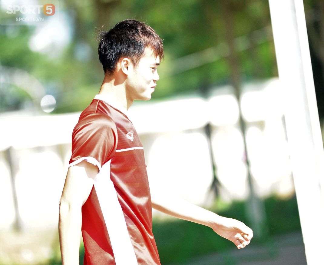 Ai nhìn thấy nụ cười này cũng sẽ nguôi giận sau vụ trọng tài cướp bàn thắng của Việt Nam-2