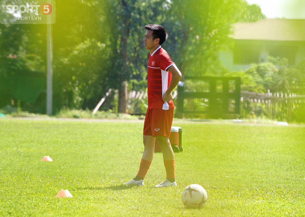 Ai nhìn thấy nụ cười này cũng sẽ nguôi giận sau vụ trọng tài cướp bàn thắng của Việt Nam-7