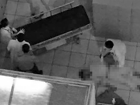 Nam bệnh nhân tử vong khi rơi từ tầng 3 BV Bạch Mai