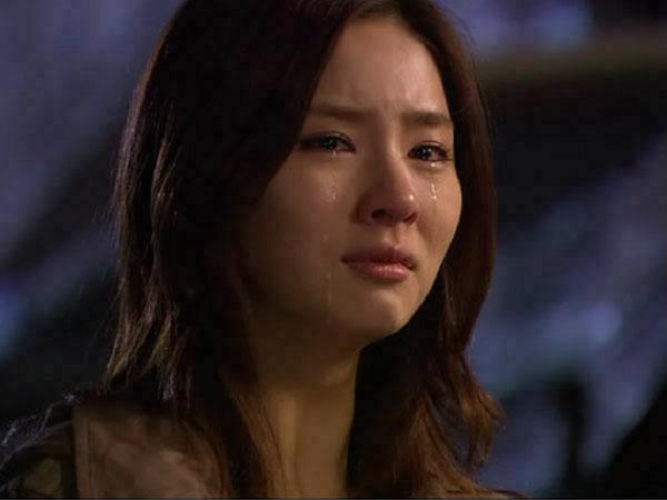 Trốn trong tủ quần áo, tôi cắn môi bật máu khi thấy anh và em gái làm chuyện tày trời-1