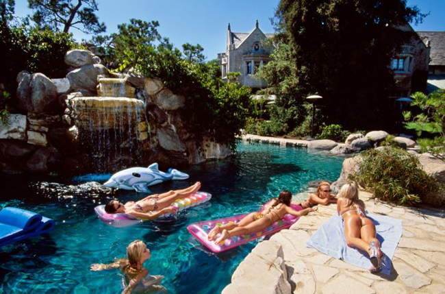 Bộ ảnh bóc trần” cuộc sống của giới siêu giàu-17