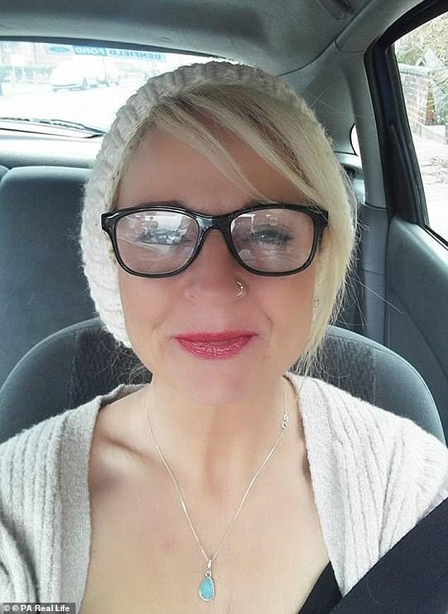 Người phụ nữ bị vi khuẩn ăn hết nửa khuôn mặt: Đừng chủ quan dù chỉ có một vết xước nhỏ!-3