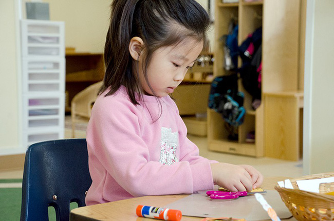 Thay vì nói Con làm tốt lắm”, đây là 9 câu nói mà các giáo viên Montessori thường dùng-3