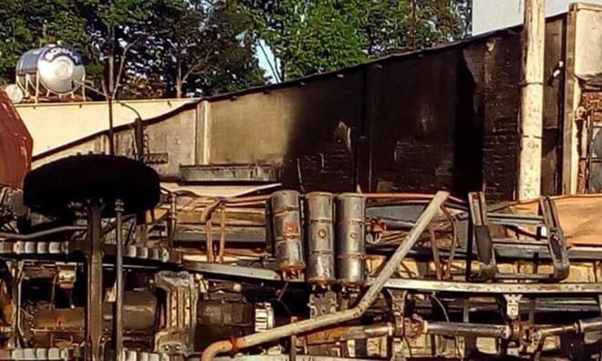 Vụ cháy xe bồn chở xăng ở Bình Phước: 4 người trong một gia đình đều tử vong-2
