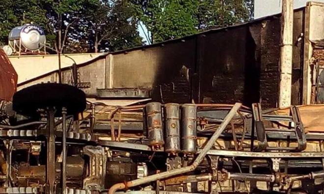 Vụ cháy xe bồn chở xăng ở Bình Phước: 4 người trong một gia đình đều tử vong-2