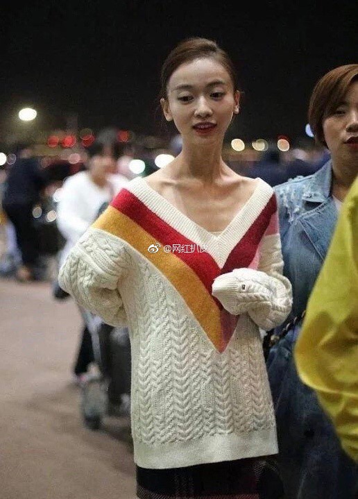 Đại mỹ nhân đến mấy cũng mặc kém đẹp vì gầy vêu vao: Son phấn không cứu nổi, hàng hiệu cũng chào thua!-14