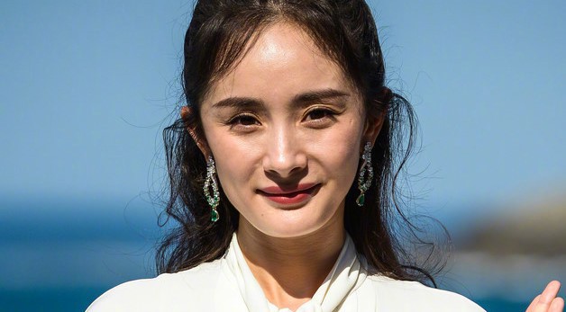 Đại mỹ nhân đến mấy cũng mặc kém đẹp vì gầy vêu vao: Son phấn không cứu nổi, hàng hiệu cũng chào thua!-18