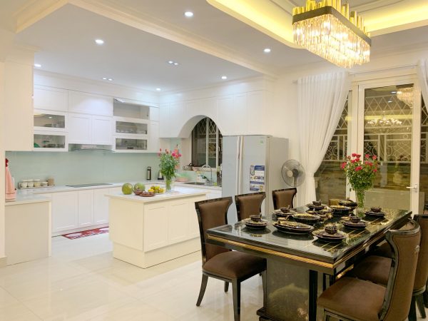 Cận cảnh biệt phủ 20 tỷ của ca sỹ sưu tầm sổ đỏ”, có 13 nhà vẫn đi xe ôm-16