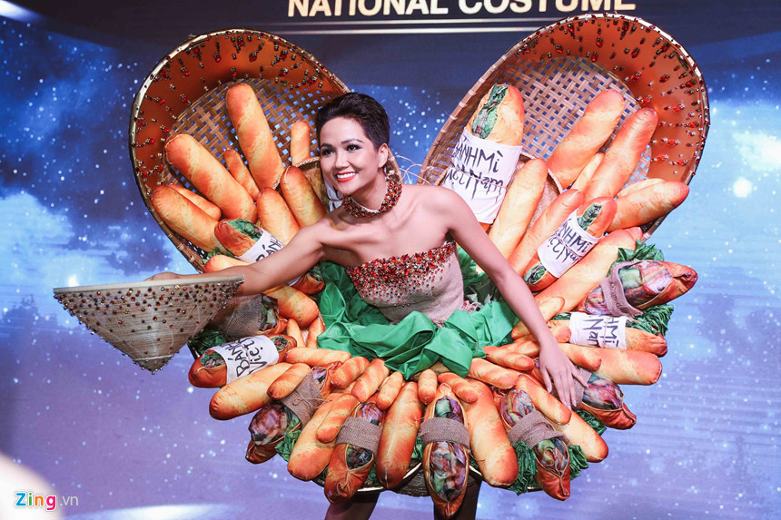 HHen Niê công bố quốc phục là váy bánh mỳ từng gây tranh cãi-3