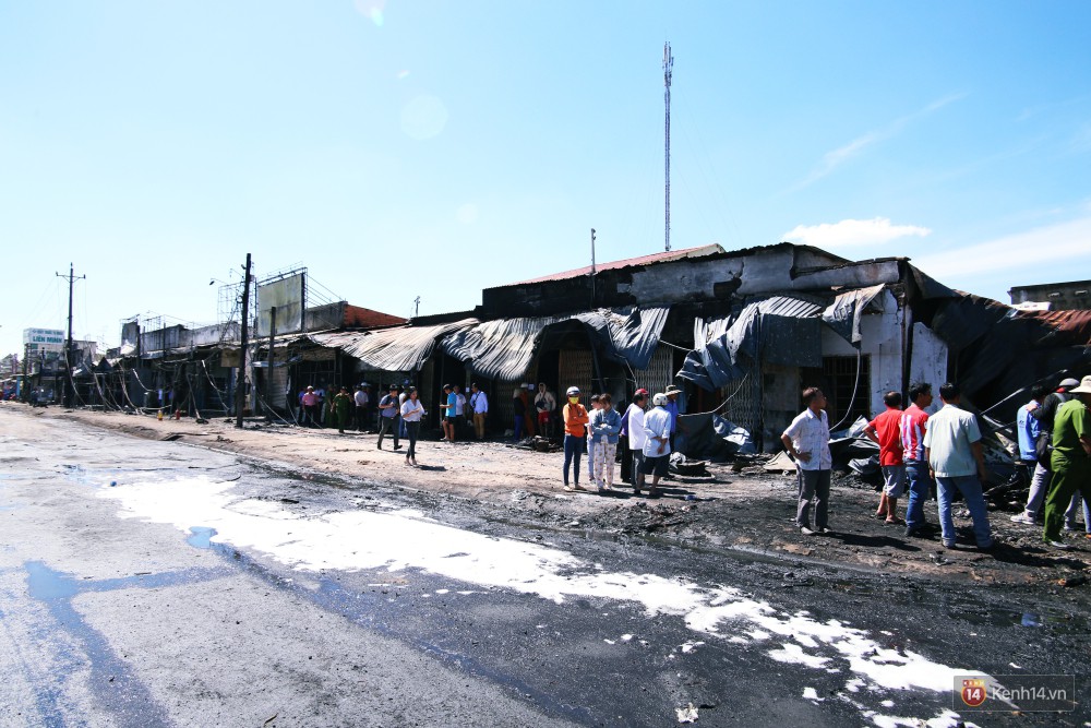 Hiện trường đổ nát sau vụ cháy kinh hoàng ở Bình Phước khiến 6 người tử vong, trong đó có 2 trẻ nhỏ-1