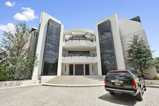 Biệt thự đẹp như mơ của xã hội đen, giảm nửa giá vẫn không ai dám mua-4