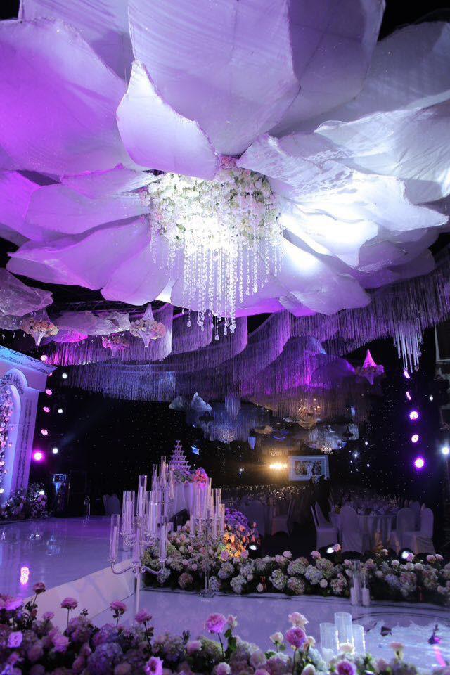 Cô dâu đeo vàng nặng trĩu trong đám cưới chi 2,5 tỷ tiền bắc rạp, trang trí 100% hoa tươi-3