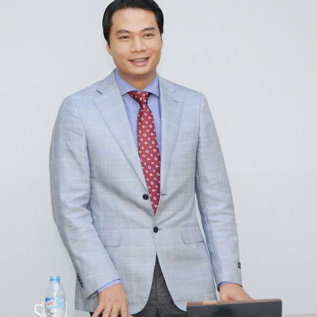 Chân dung chồng đại gia U40 của Á hậu Thanh Tú: Quá khứ nghèo, từng làm thêm nuôi anh trai ăn học-3