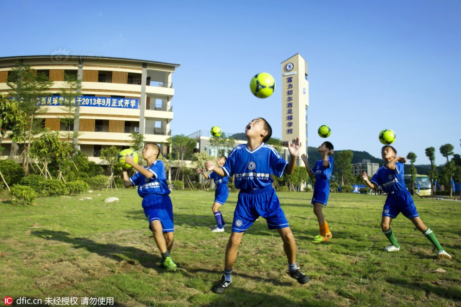 Bên trong những lớp học huấn luyện thể thao, nghệ thuật khắc nghiệt đến kinh hoàng tại Trung Quốc-15