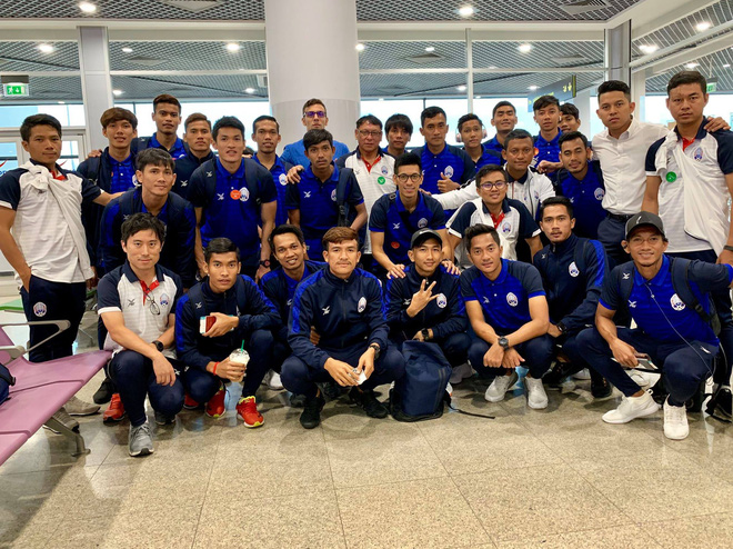 Đội tuyển Campuchia đã đặt chân tới Việt Nam mà không có sự dẫn dắt của HLV trưởng-4