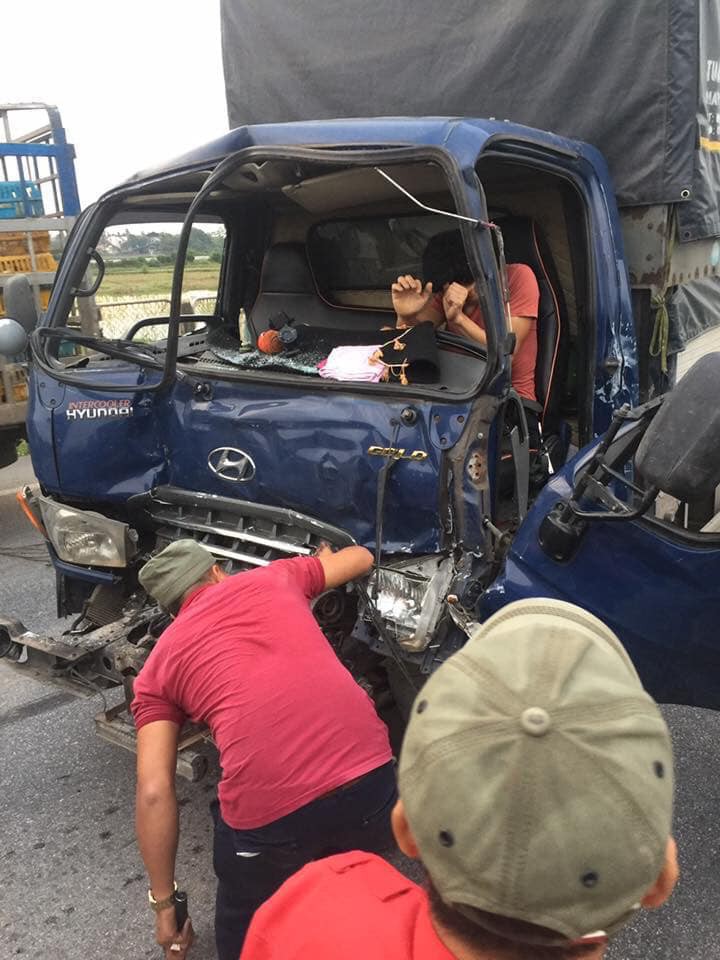 Tài xế bị tông 2 lần liên tiếp trên cao tốc Hà Nội – Thái Nguyên, nhập viện trong tình trạng nguy kịch-2