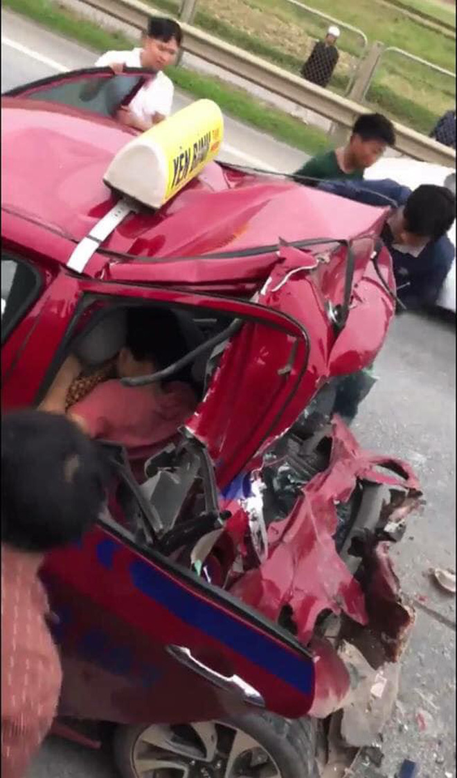 Tài xế bị tông 2 lần liên tiếp trên cao tốc Hà Nội – Thái Nguyên, nhập viện trong tình trạng nguy kịch-3