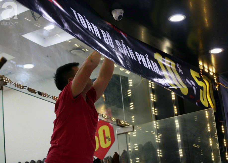 Trước giờ G mùa Black Friday 2018, Hà Nội đã náo nhiệt vì chị em ùn ùn kéo đi mua sắm-10