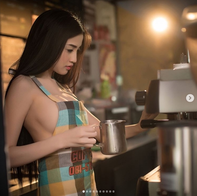 Nữ tú Thái Lan thi nhau khoe bảo bối dáng đẹp khi nấu bếp-7