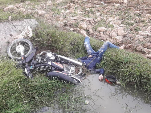 Giảng viên đại học đã có vợ nhưng sống như vợ chồng với 3 phụ nữ-2