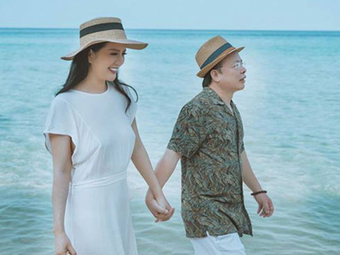 Hai cử chỉ đơn giản nhưng lãng mạn Thứ trưởng Bộ Tài chính dành cho Đinh Hiền Anh-11