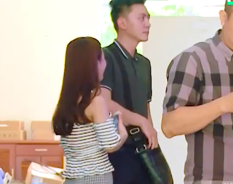 Gái lạ tiếp cận xin số điện thoại, thanh niên đẹp trai nói 1 câu tỉnh bơ khiến dân tình đồng loạt vỗ tay-2