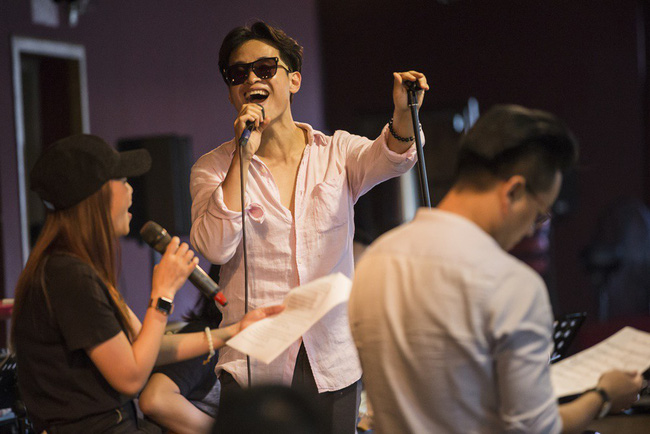 Lộ ảnh Mỹ Tâm tiều tụy vì gặp vấn đề sức khỏe nhưng hành động của Hà Anh Tuấn mới khiến fan bấn loạn-4