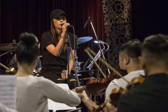 Lộ ảnh Mỹ Tâm tiều tụy vì gặp vấn đề sức khỏe nhưng hành động của Hà Anh Tuấn mới khiến fan bấn loạn-3